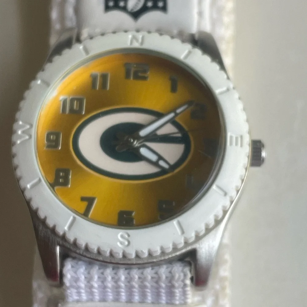 NFL Green Bay Packers Yellow and White Fan Watch - Picture 3 of 7